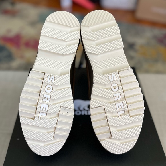 TODAY ONLY!! NWT Sorel Tivoli Lug Sole Boots - Picture 9 of 12